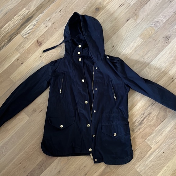 Navy blue parka. Lightweight. Excellent condition - Picture 5 of 6